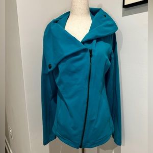 Lucy Asymmetrical Active Wear Zip Jacket size M